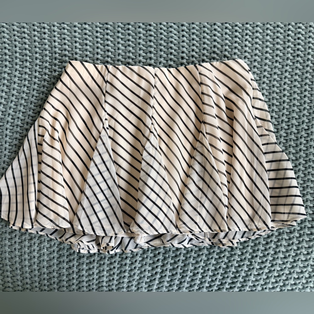 Abercrombie & Fitch Beige Striped Mini Skort